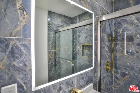 Bath - 737 W 145th St, Gardena, CA 90247 photo 9 of 20