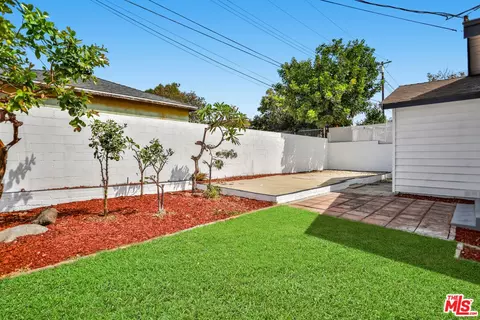 Exterior - 737 W 145th St, Gardena, CA 90247 photo 4 of 5