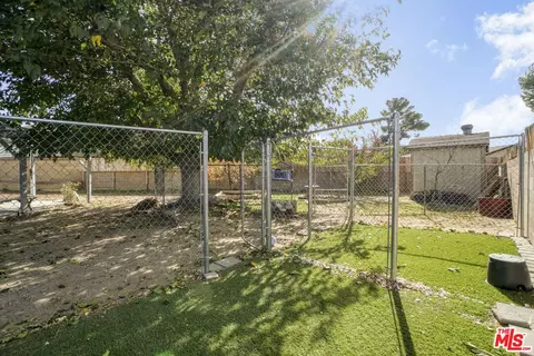 806 E Kildare St, Lancaster, CA 93535 photo 32