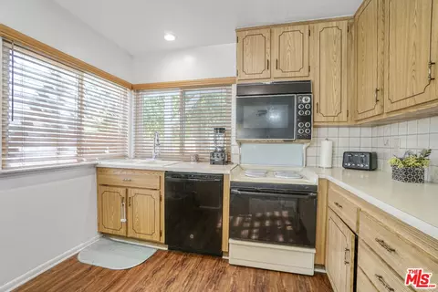806 E Kildare St, Lancaster, CA 93535 photo 16
