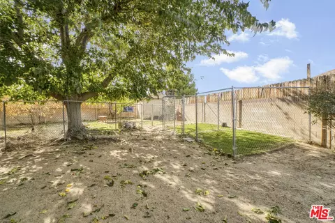 806 E Kildare St, Lancaster, CA 93535 photo 33