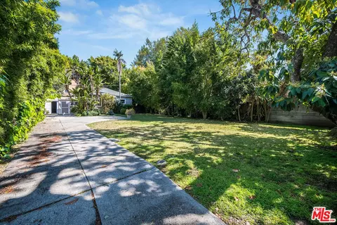 1240 Greenacre Ave, West Hollywood, CA 90046