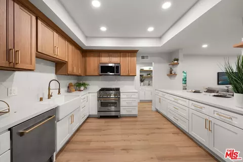 1875 Kelton Ave #104, Los Angeles, CA 90025