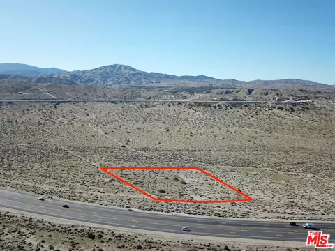 6386 Pearblossom Hwy, Palmdale, CA 93552