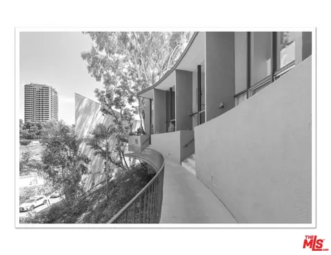 3625 Fredonia Dr #10, Los Angeles, CA 90068