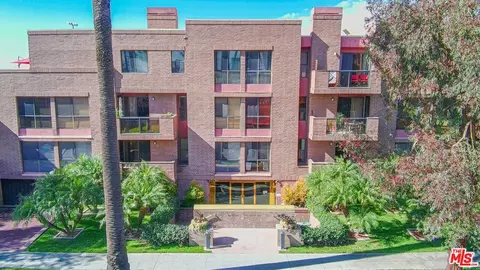 235 S Tower Dr #108, Beverly Hills, CA 90211