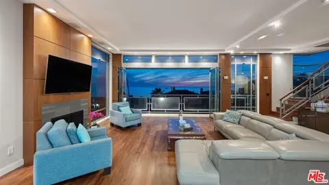 7350 Rindge Ave, Playa Del Rey, CA 90293
