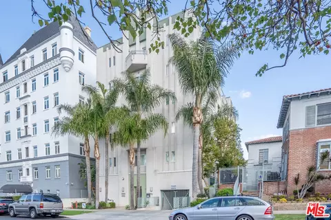 906 S Serrano Ave #202, Los Angeles, CA 90006