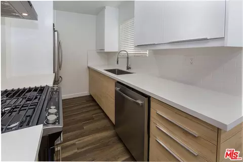 Kitchen - 4308 E 4th St, Long Beach, CA 90814 photo 2 of 3