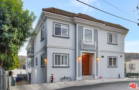 11989 Laurelwood Dr #4, Studio City, CA 91604