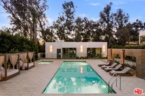 505 S Barrington Ave #409, Los Angeles, CA 90049