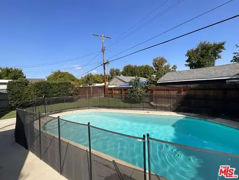 Exterior - 6906 Balcom Ave, Reseda, CA 91335 photo 3 of 4