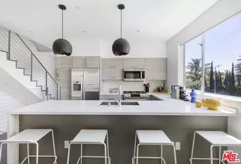 1001 N Crescent Heights Blvd, Los Angeles, CA 90046