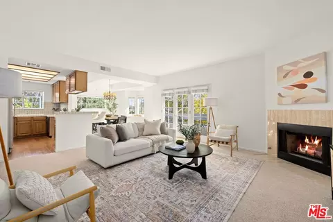 10627 Ashton Ave #102, Los Angeles, CA 90024