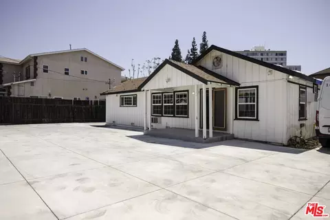 14826 Wyandotte St, Van Nuys, CA 91405
