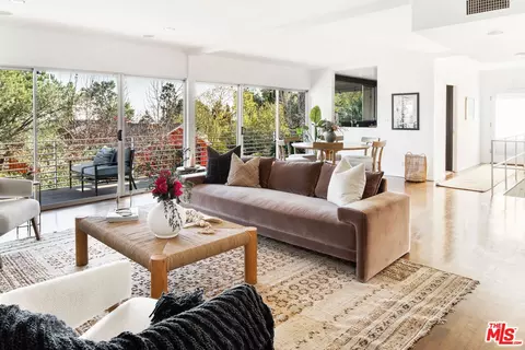 2980 Durand Dr, Los Angeles, CA 90068