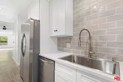 190 Arroyo Ter #104, Pasadena, CA 91103 photo 16