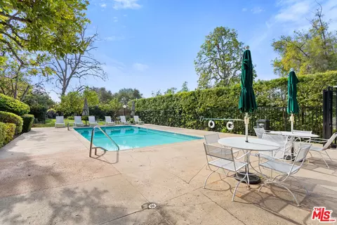 190 Arroyo Ter #104, Pasadena, CA 91103 photo 32