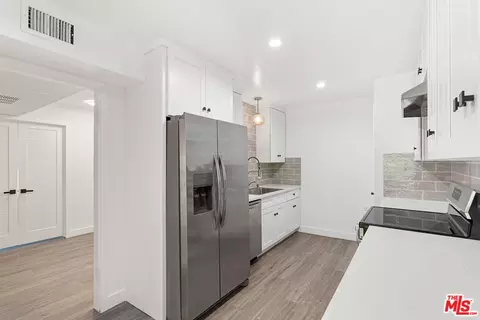 190 Arroyo Ter #104, Pasadena, CA 91103 photo 14