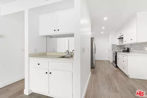 190 Arroyo Ter #104, Pasadena, CA 91103 photo 12