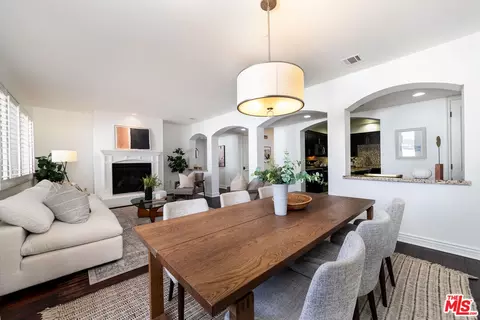 5057 Maplewood Ave #304, Los Angeles, CA 90004