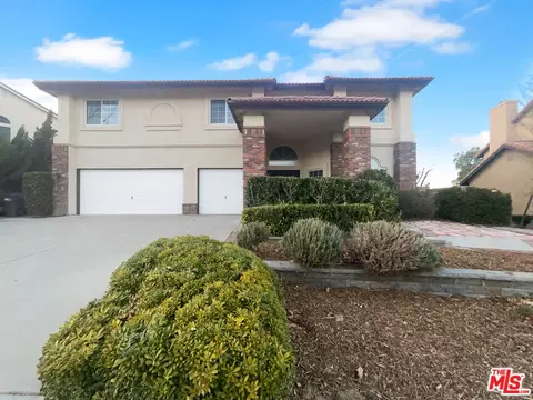 7323 Ojai Dr, Palmdale, CA 93551