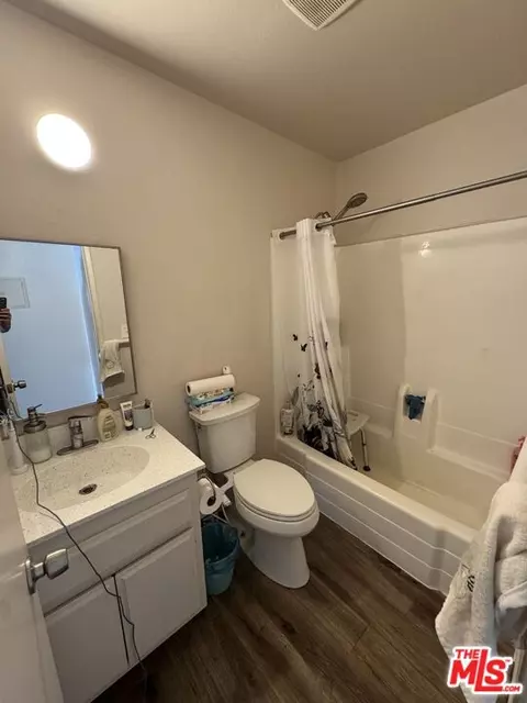 Bath - 1724 Broadway St, Oceanside, CA 92054 photo 2 of 4