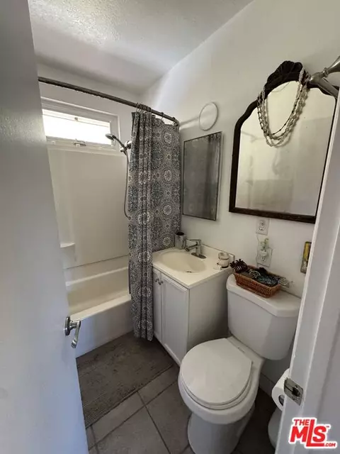 Bath - 1724 Broadway St, Oceanside, CA 92054 photo 3 of 4