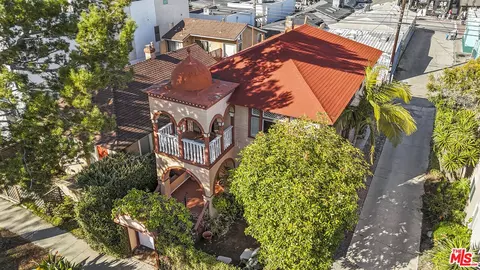 1223 Cabrillo Ave, Venice, CA 90291