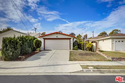 12521 Cedar Ave, Hawthorne, CA 90250