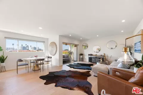 446 San Vicente Blvd #305, Santa Monica, CA 90402