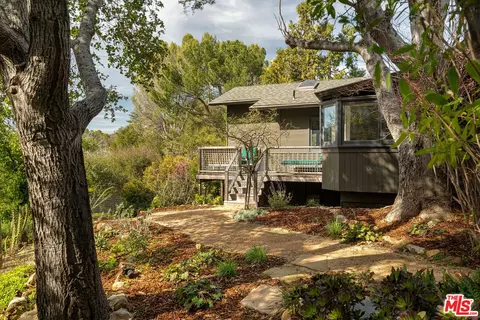 803 Wonder View Dr, Calabasas, CA 91302