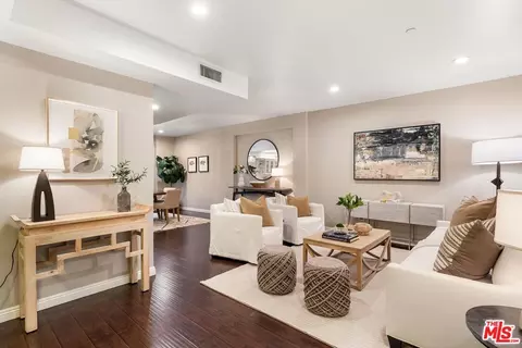 11824 Darlington Ave #103, Los Angeles, CA 90049