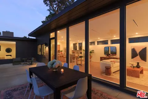 14527 Mulholland Dr, Los Angeles, CA 90077