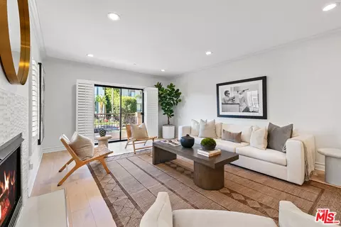 11692 Darlington Ave #201, Los Angeles, CA 90049