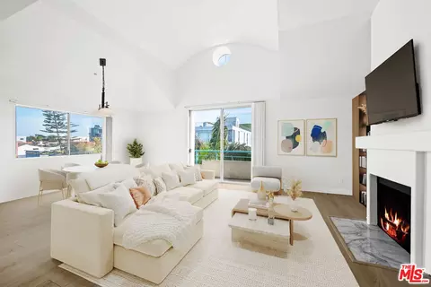 12773 Caswell Ave #302, Los Angeles, CA 90066