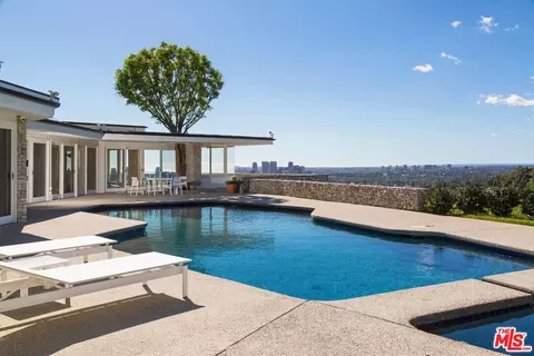 1174 N Hillcrest Rd, Beverly Hills, CA 90210