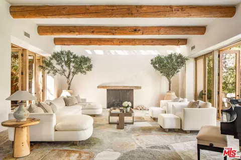 13162 Boca De Canon Ln, Los Angeles, CA 90049