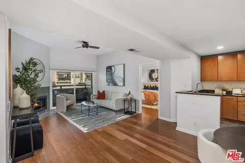 8300 Manitoba St #320, Playa Del Rey, CA 90293