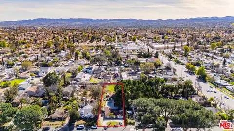 19228 Arminta St, Reseda, CA 91335 photo 2