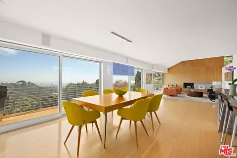 1260 Linda Flora Dr, Los Angeles, CA 90049