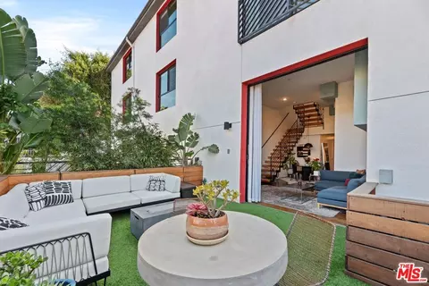 654 N Virgil Ave #306, Los Angeles, CA 90004