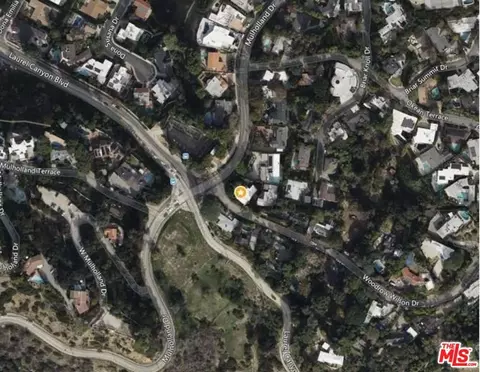 8090 Mulholland Dr, Los Angeles, CA 90046