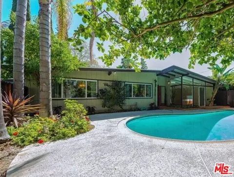 8090 Mulholland Dr, Los Angeles, CA 90046