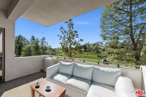 641 Wilcox Ave #2C, Los Angeles, CA 90004