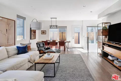 2924 Rowena Ave #10, Los Angeles, CA 90039