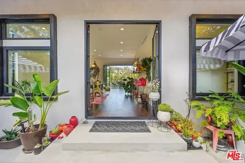 1453 Angelus Ave, Los Angeles, CA 90026
