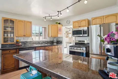 617 North Pl, Redlands, CA 92373 photo 11