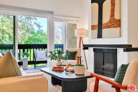 6301 Summertime Ln, Culver City, CA 90230