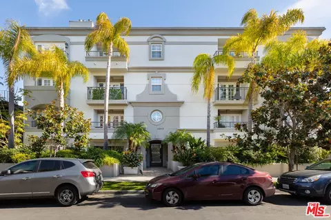 11908 Darlington Ave #202, Los Angeles, CA 90049